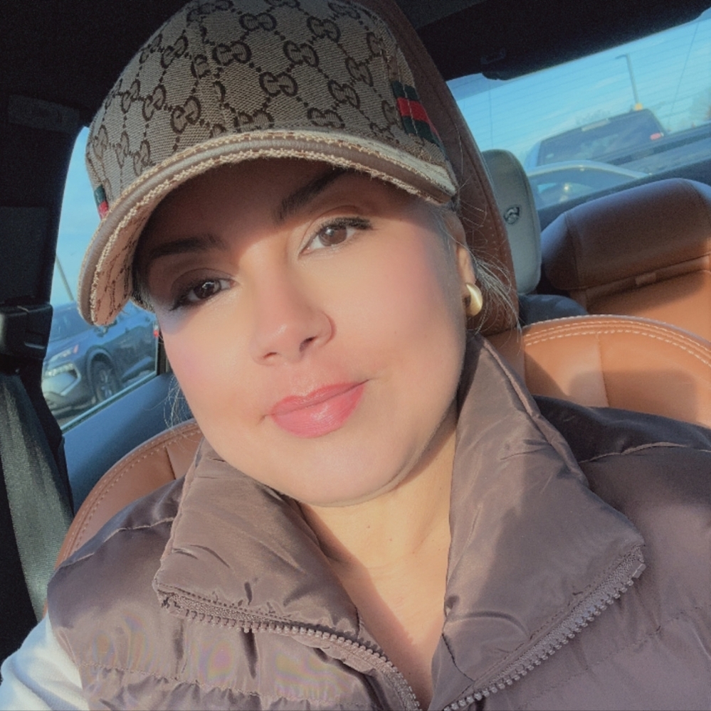 Meet your Posher, Tania